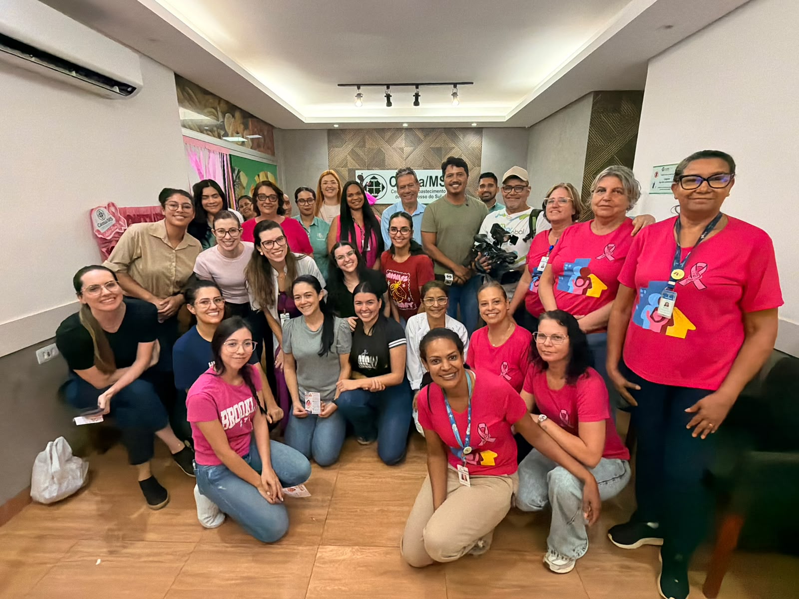 Ceasa realiza ação do Outubro Rosa para mulheres que trabalham no complexo Ceasa realiza ação do Outubro Rosa para mulheres que trabalham no complexo